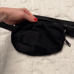 Lululemon Black Unisex Belt Bag